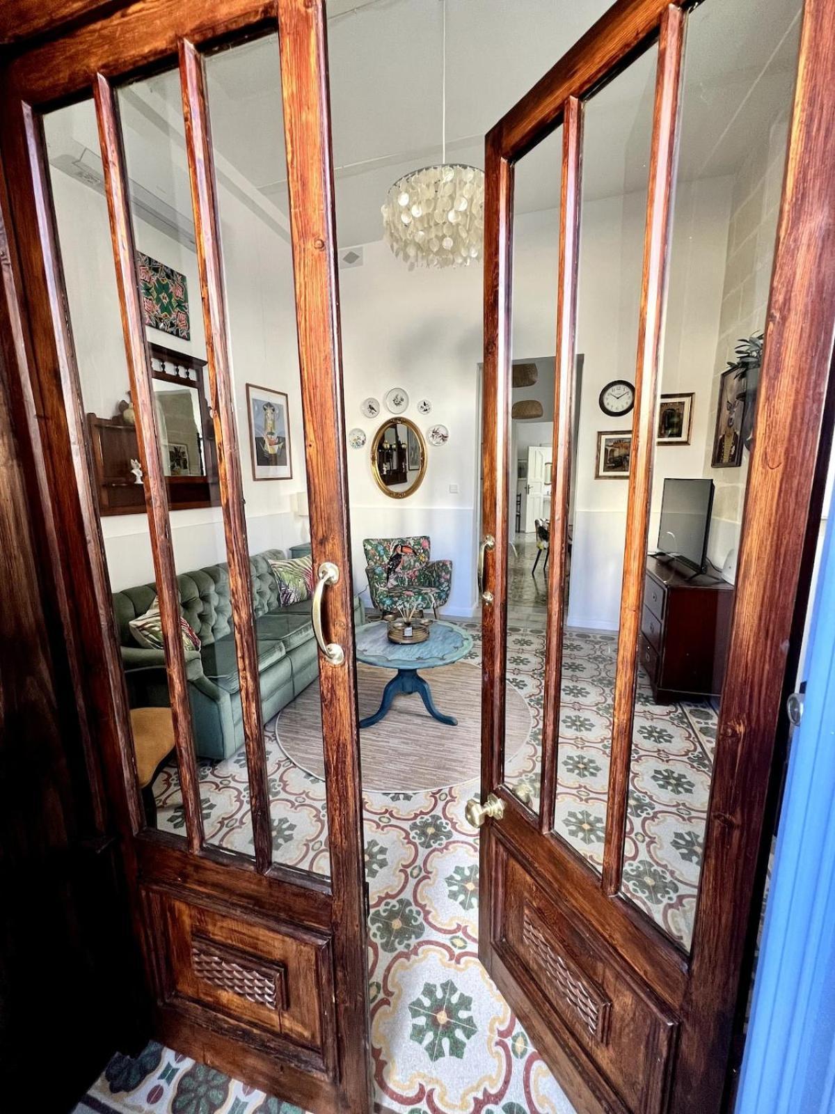 Near Valletta - Boutique Style For Adults - Historic, Gastronomical, Summer Trips * Msida